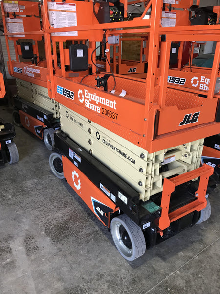 2022 JLG ES1932