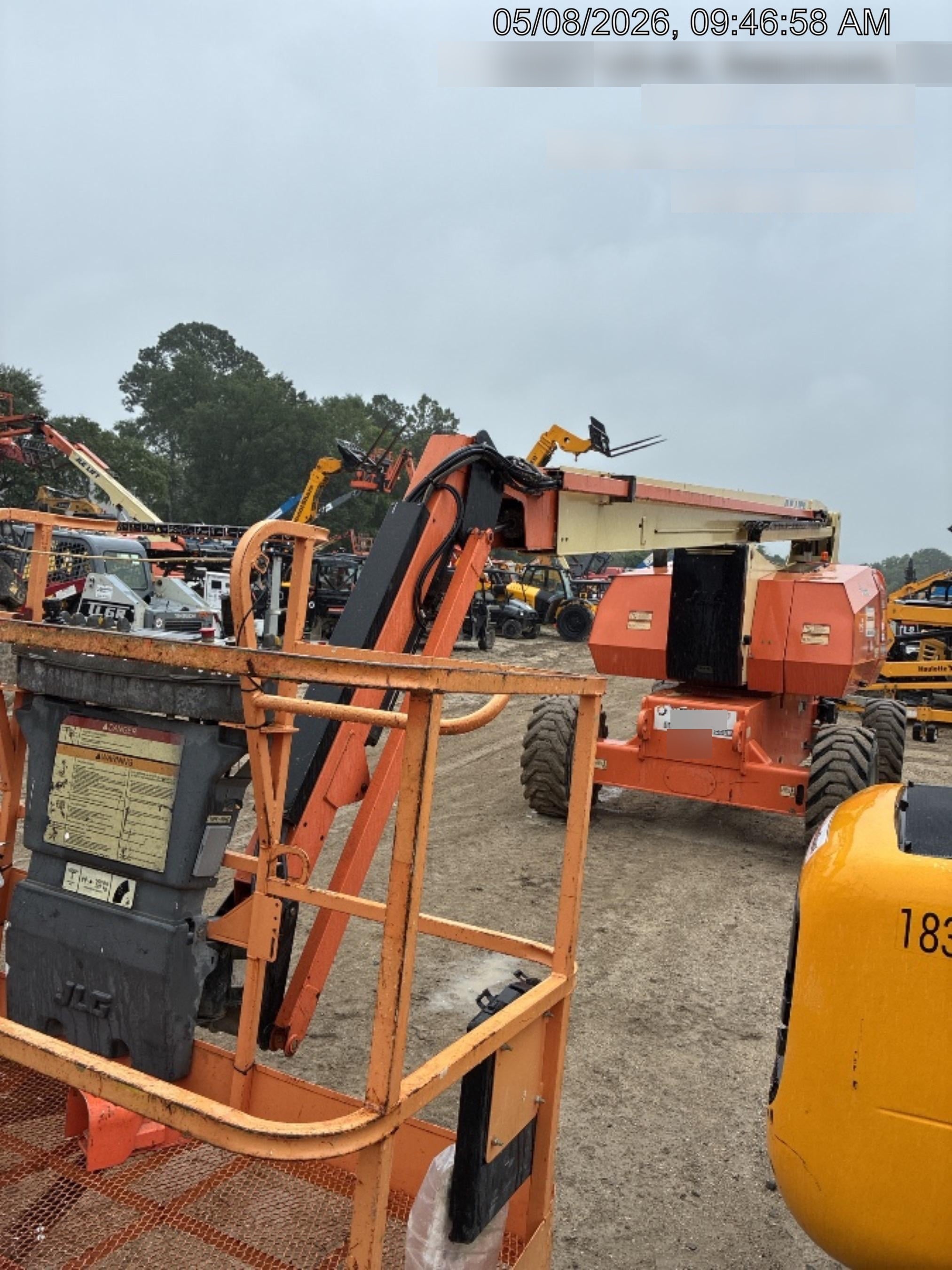 2020 JLG 800AJ