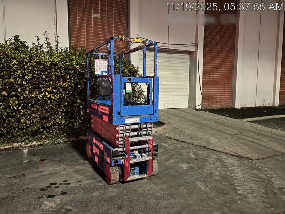 2020 Genie GS-1930 Solid Non Marking Tires, Beacon, Folding rails with half height swing gate, 800W Inverter