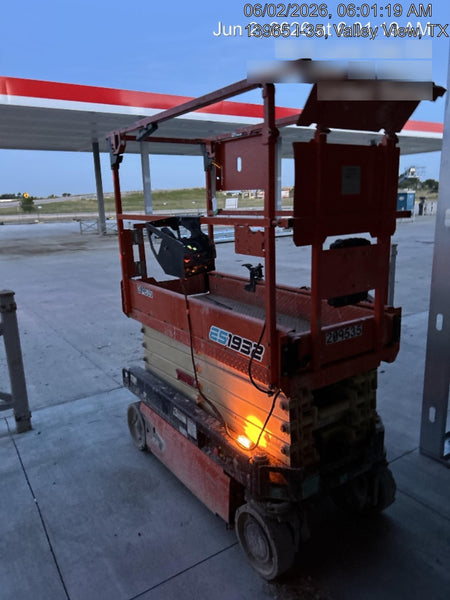 2022 JLG ES1932