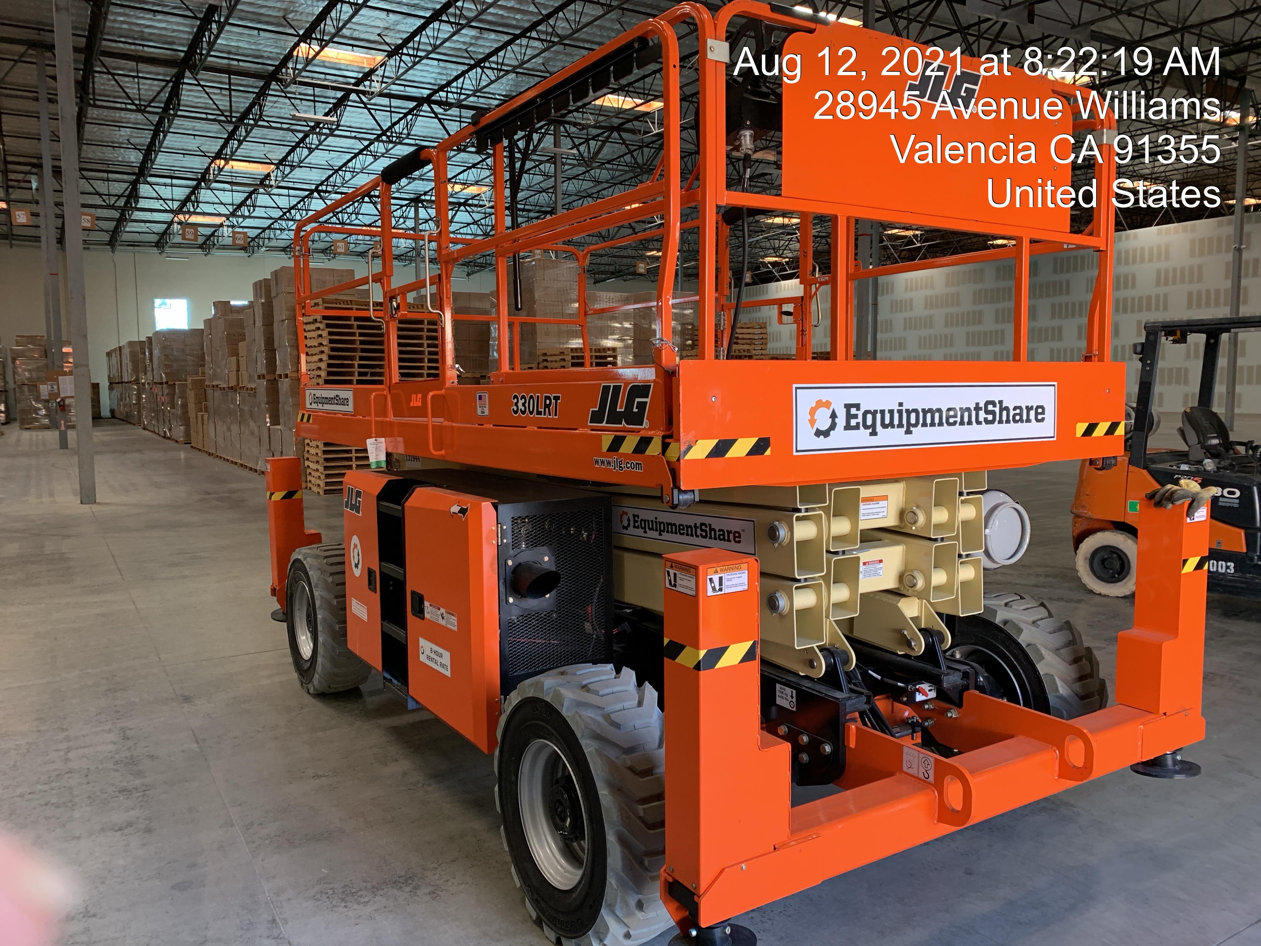 2021 JLG 330LRT