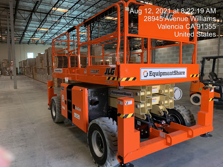 2021 JLG 330LRT