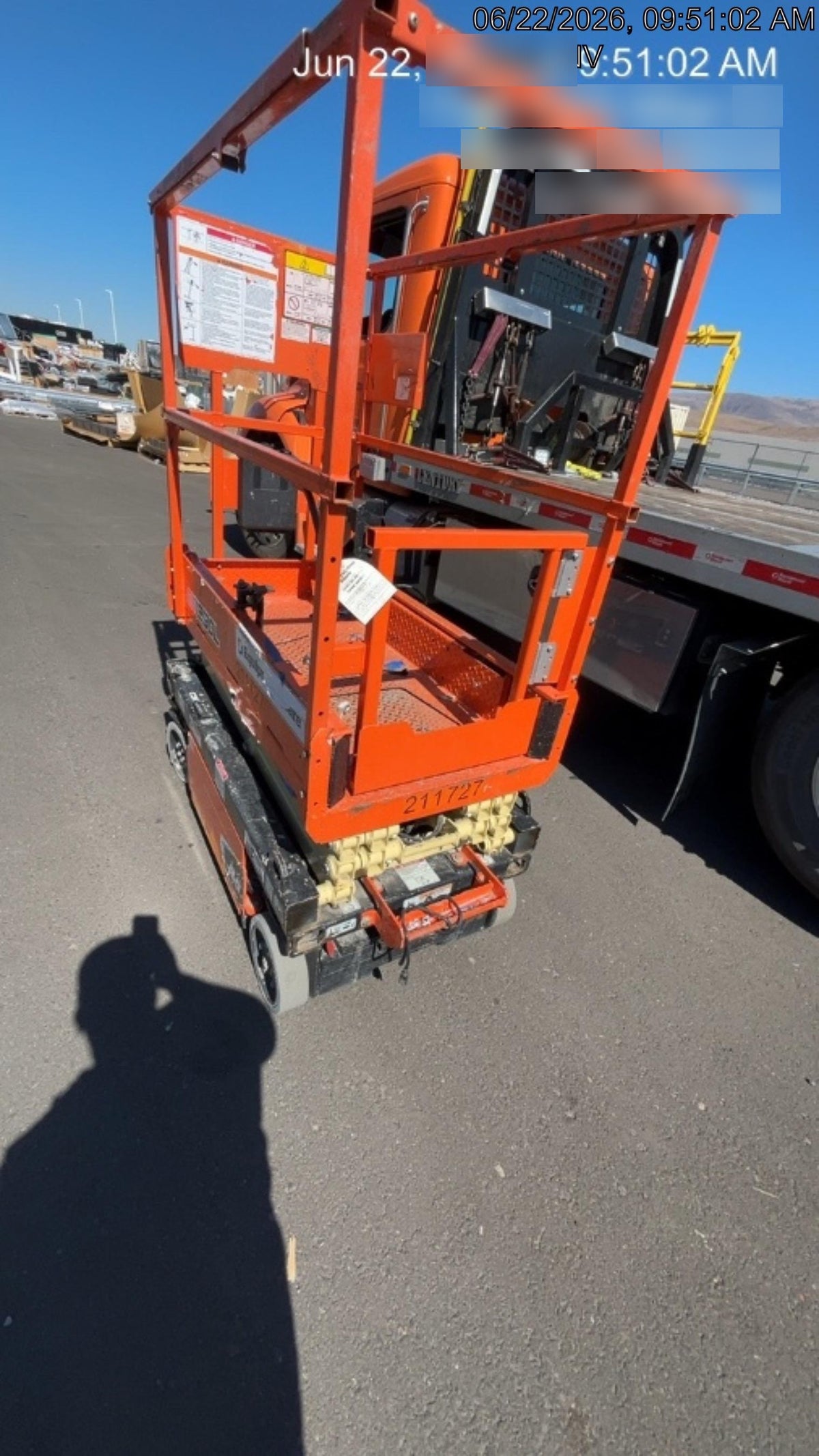 2022 JLG ES1330L