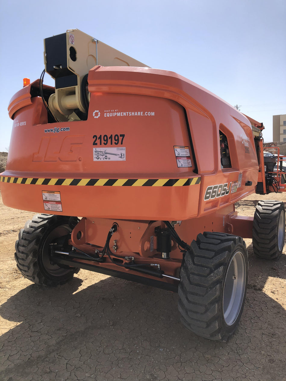 2022 JLG 660SJ