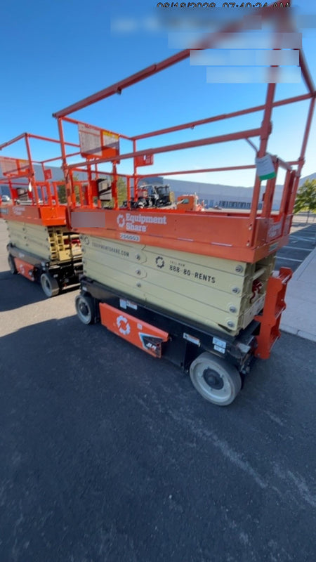 2022 JLG ES3246