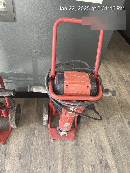 2021 HILTI TE 3000-AVR