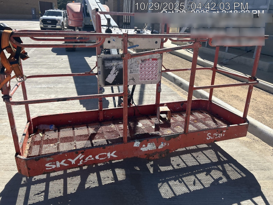 2018 Skyjack SJ86T Skyjack SJ86T w/Diesel Engine, Foam Filled Tires, Flashing Beacon, Glazier Kit