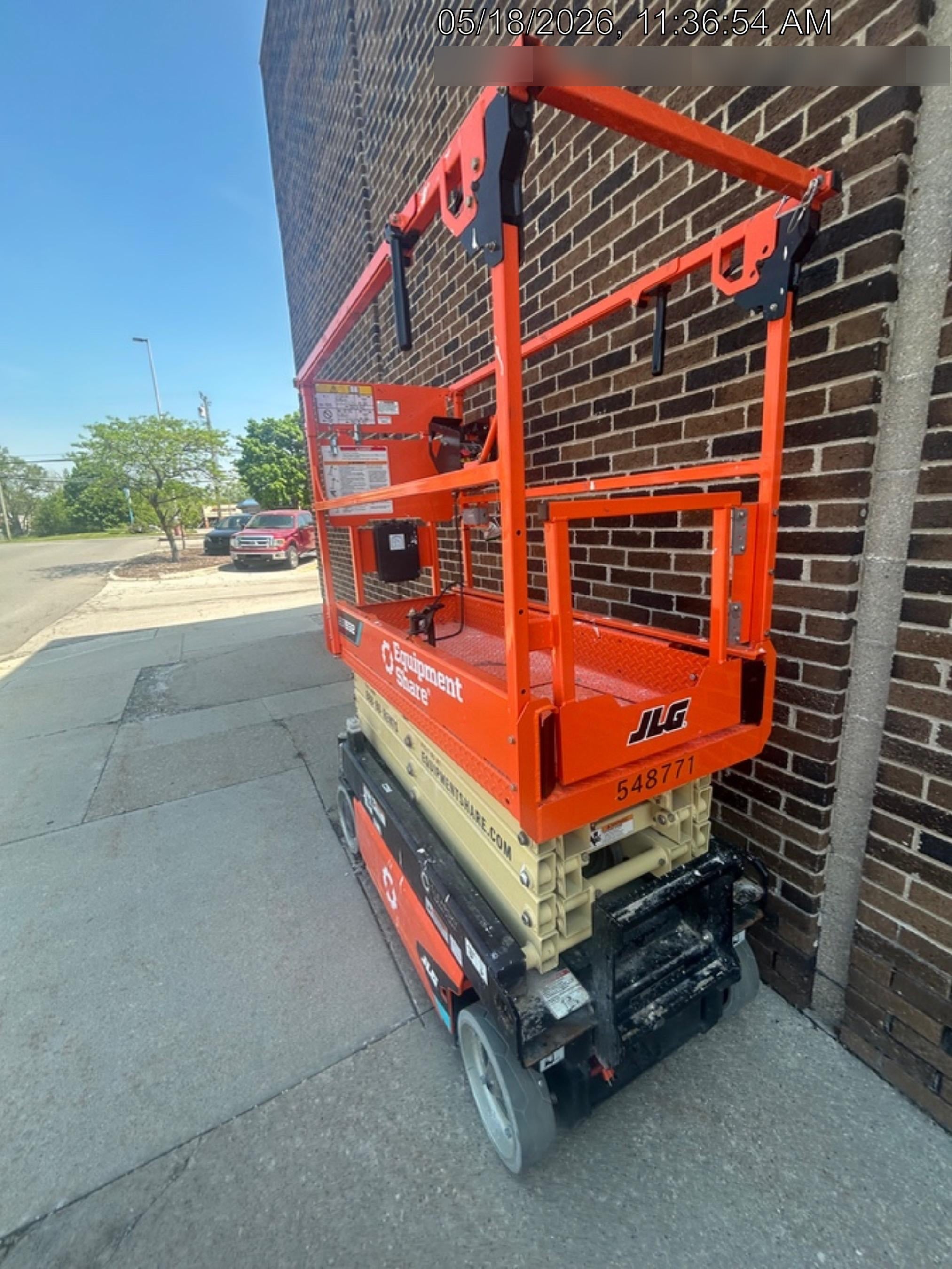 2025 JLG ES1932