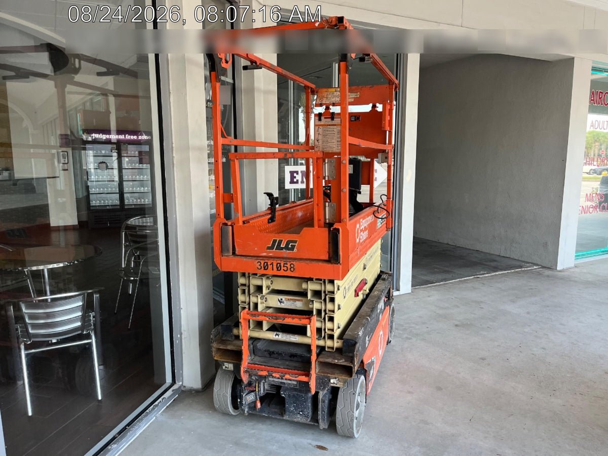 2023 JLG ES1932