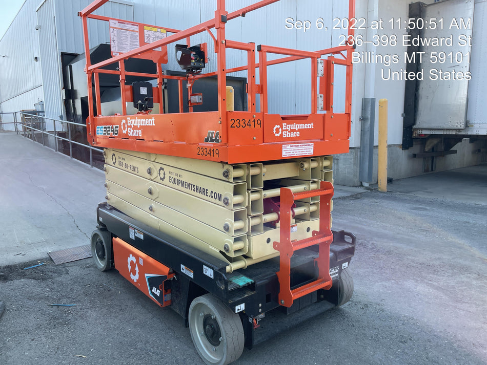 2022 JLG ES3246