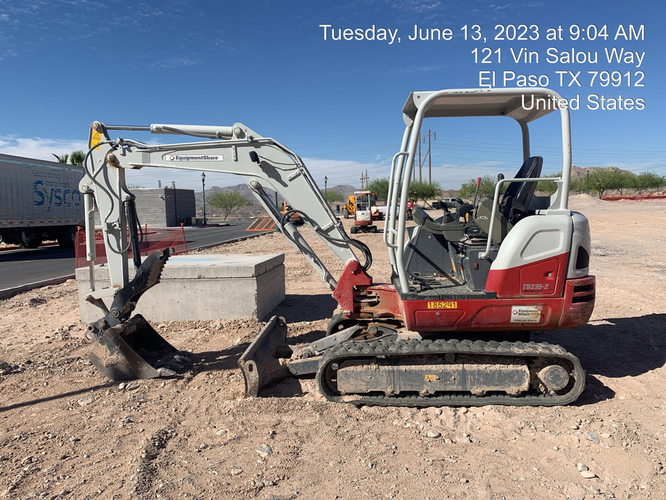 2021 TAKEUCHI TB235-2R