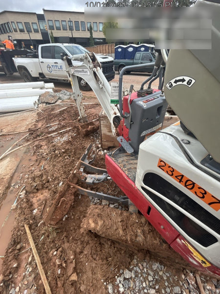 2022 TAKEUCHI TB210R