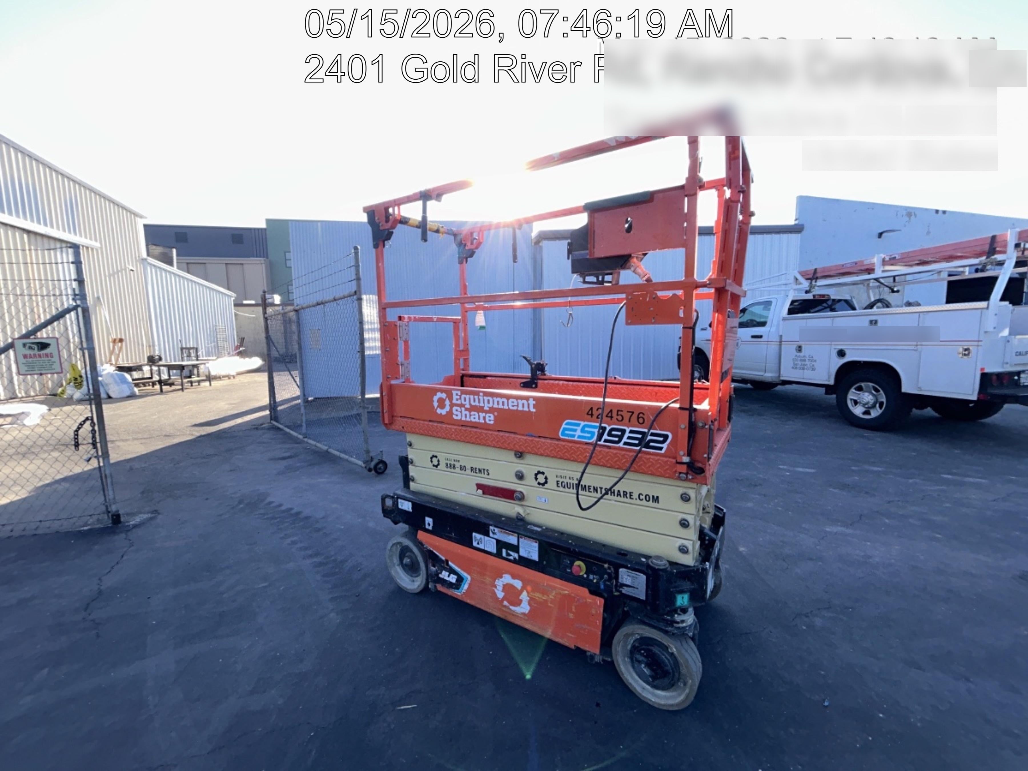 2024 JLG ES1932