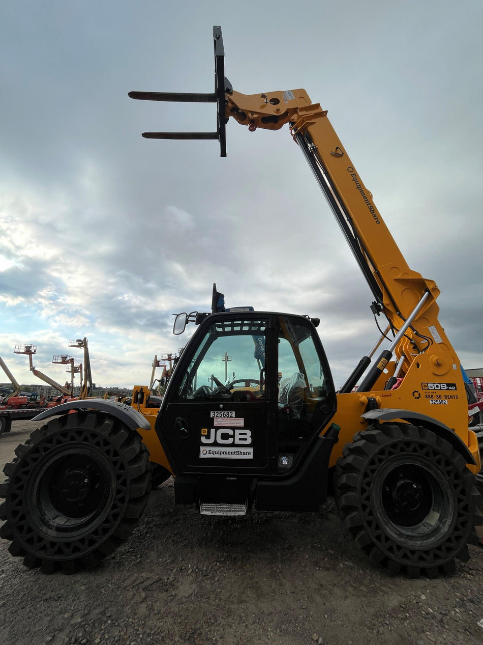 2023 JCB 509-42