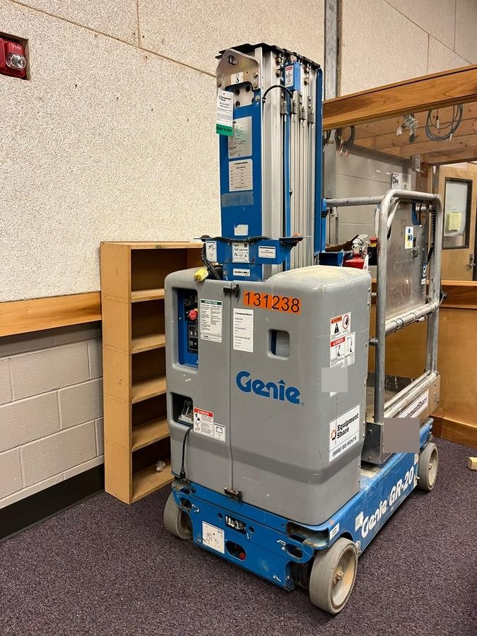 2021 GENIE GR-20