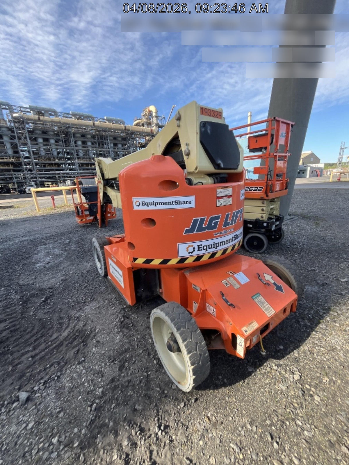 2021 JLG E400AJP Narrow