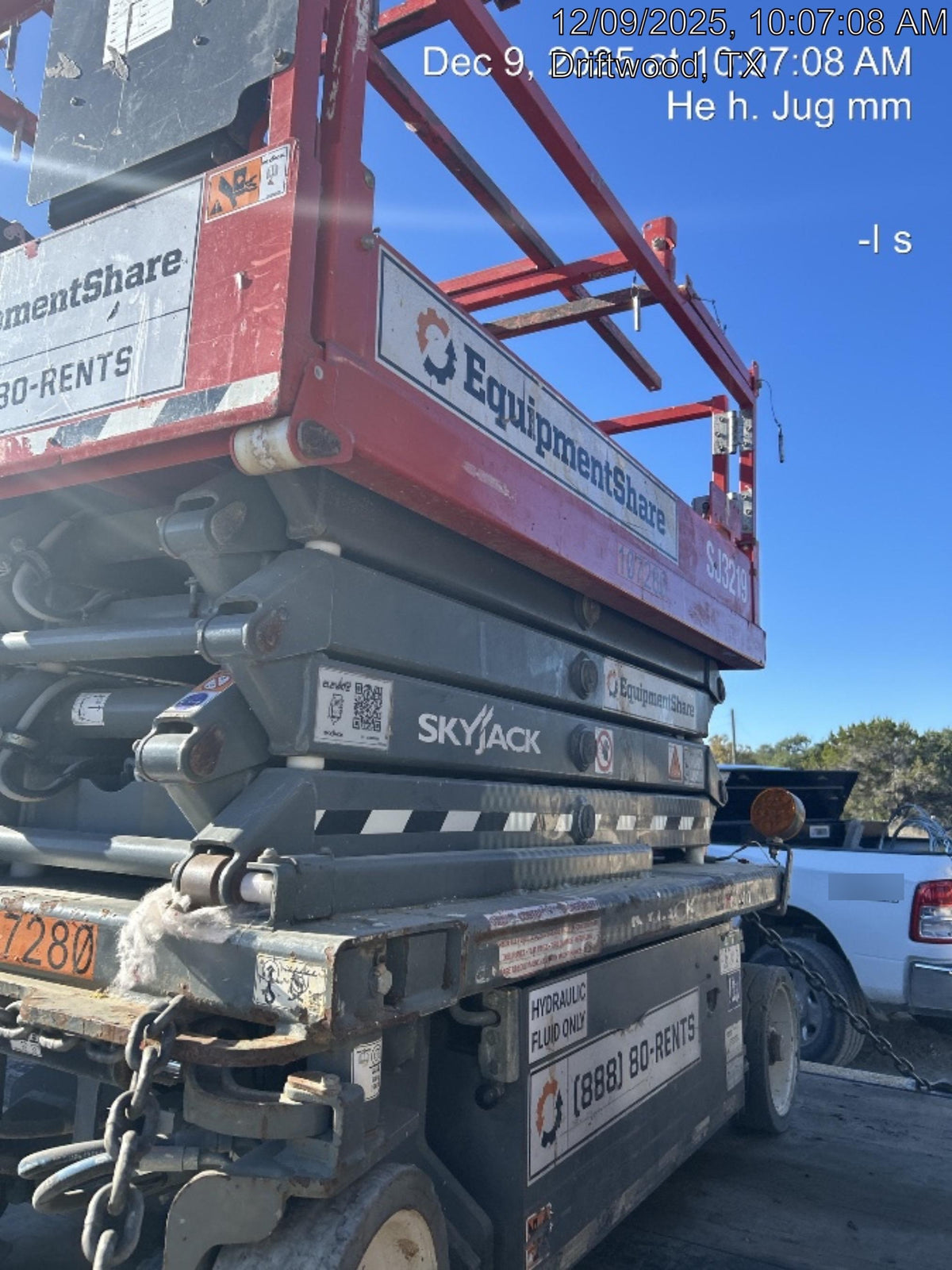 2020 Skyjack SJIII-3219 Solid NM Tires, Half height spring hinged entry gate, Dual Beacons, 800W Inverter