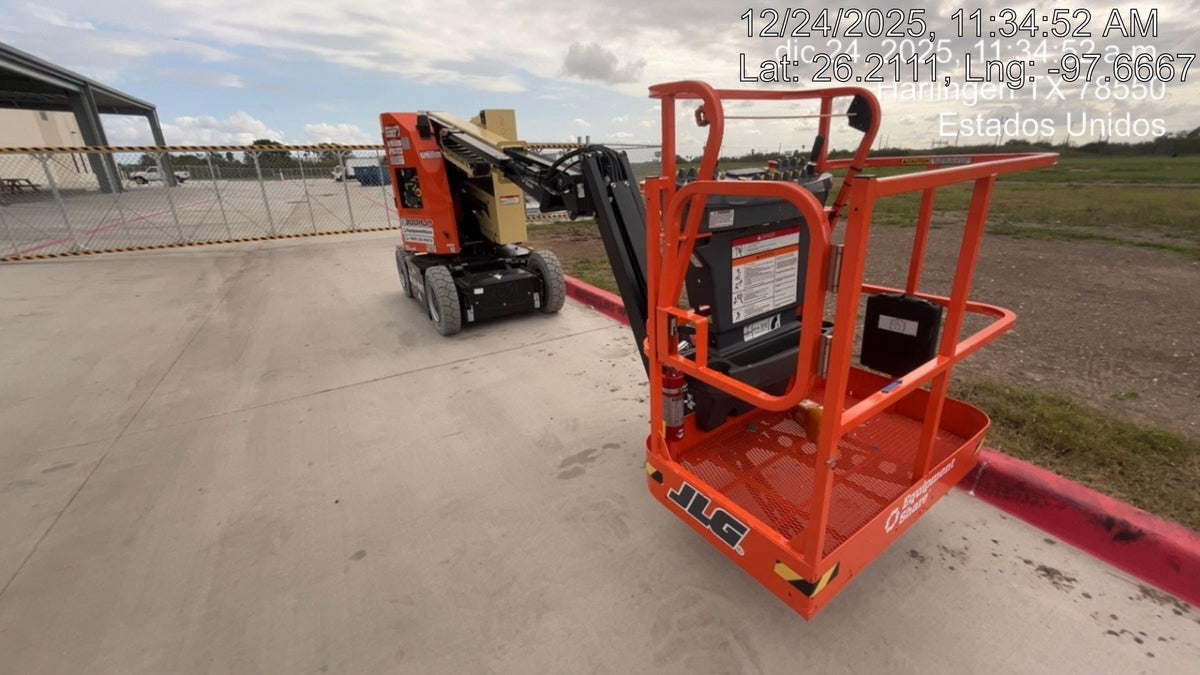 2025 JLG E300AJP