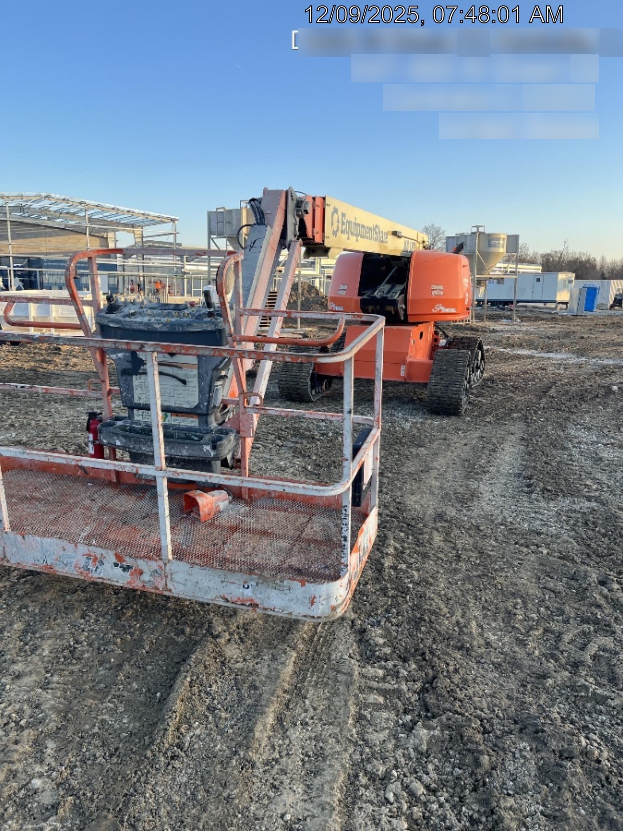 2022 JLG 660SJ Quad Track