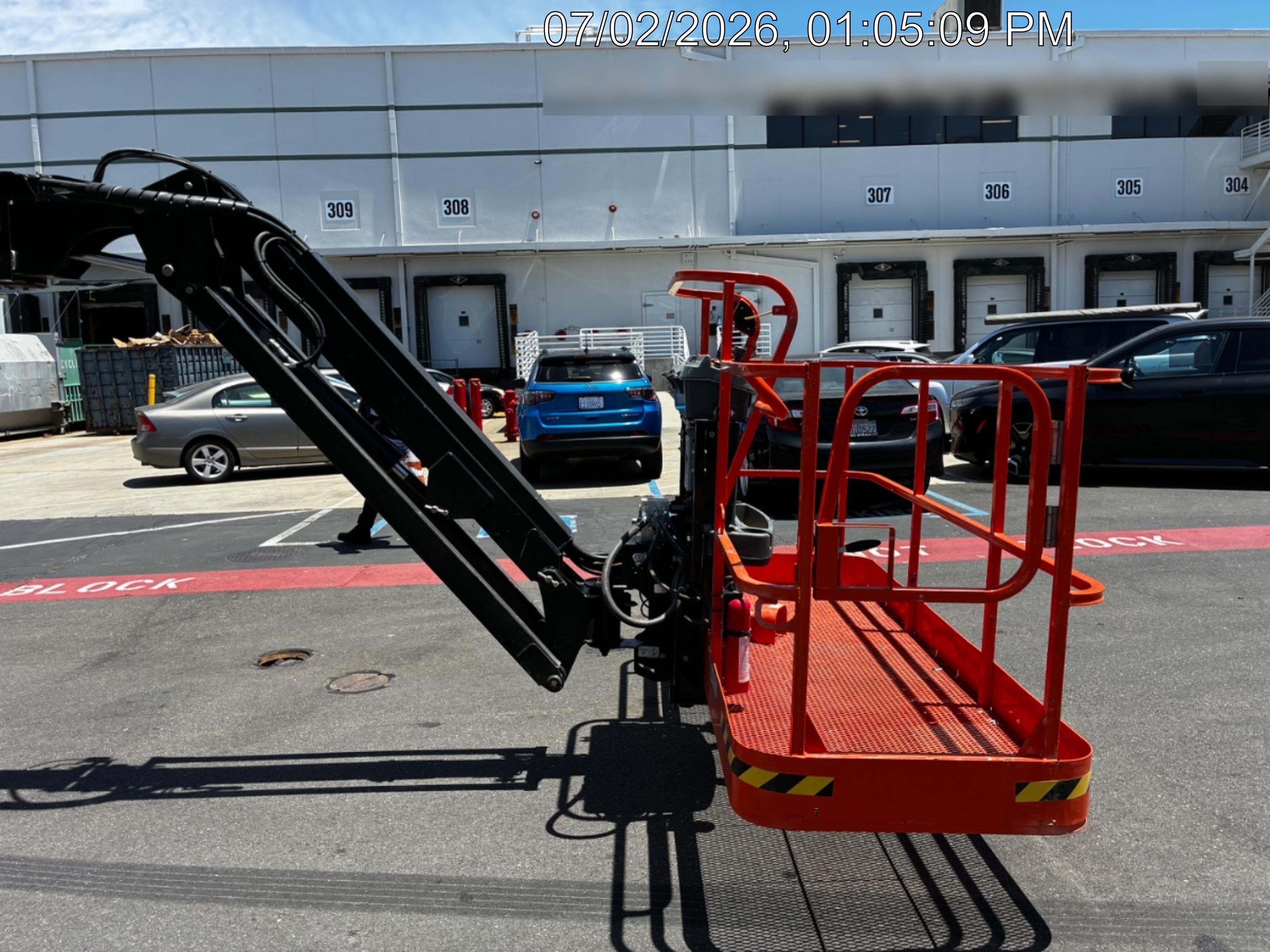 2025 JLG 660SJ