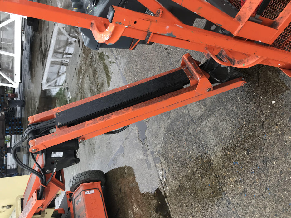 2019 JLG E400AJPN