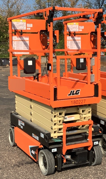 2021 JLG ES1932