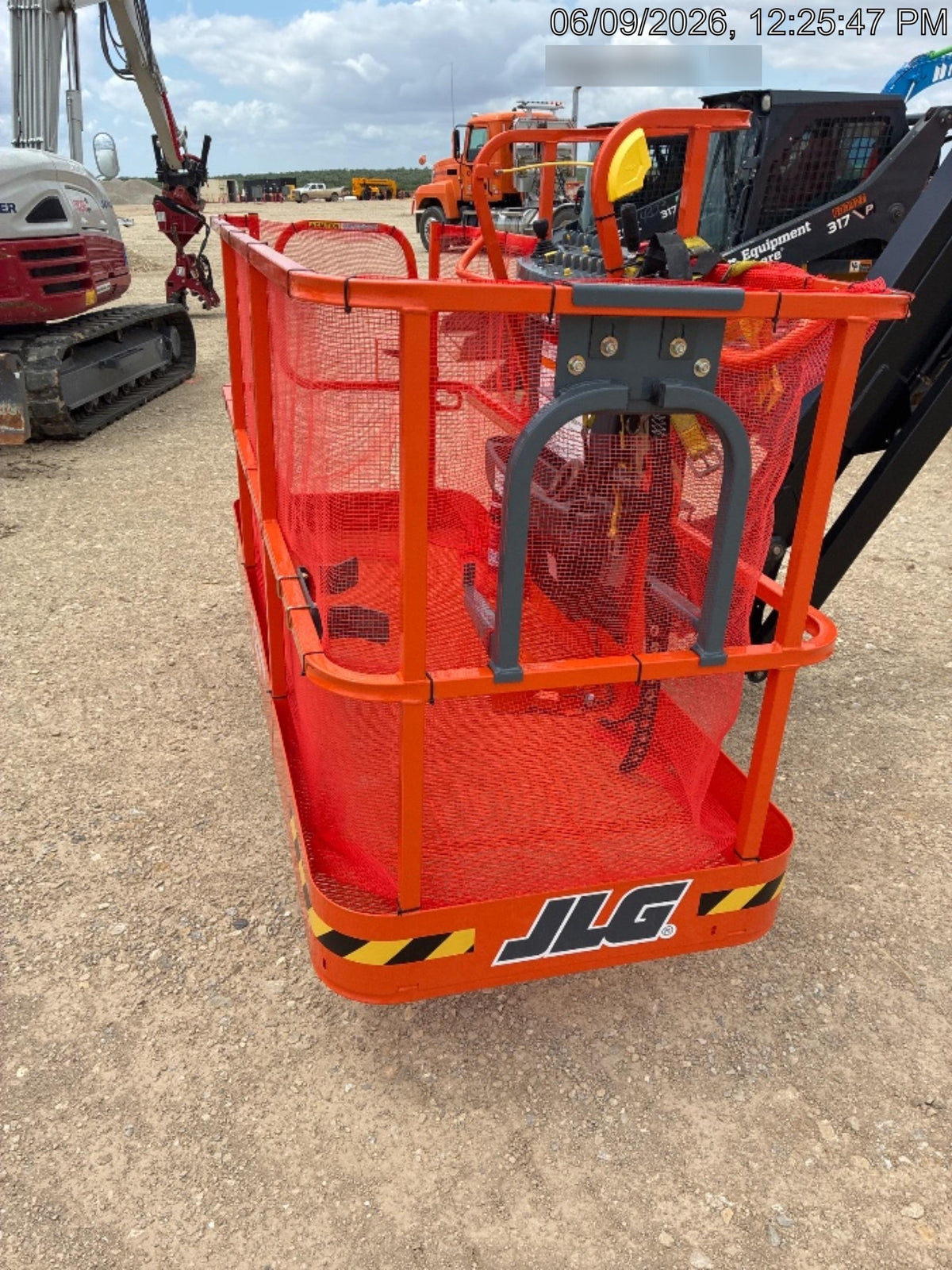2026 JLG 600AJ