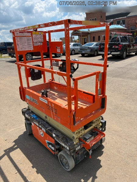 2022 JLG ES1330L