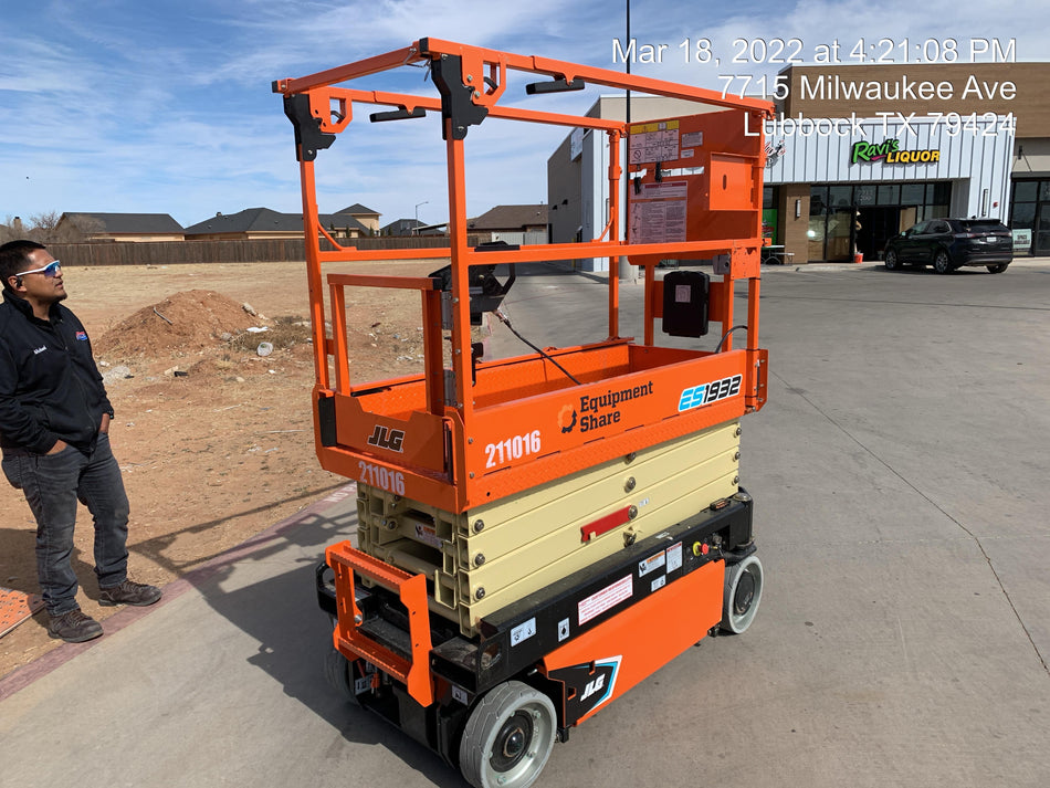 2022 JLG ES1932