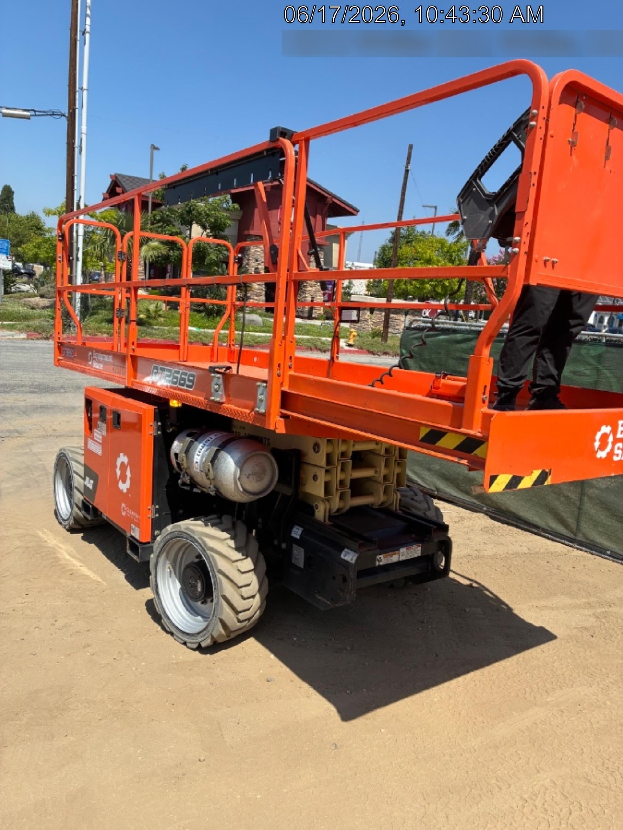 2024 JLG RT2669