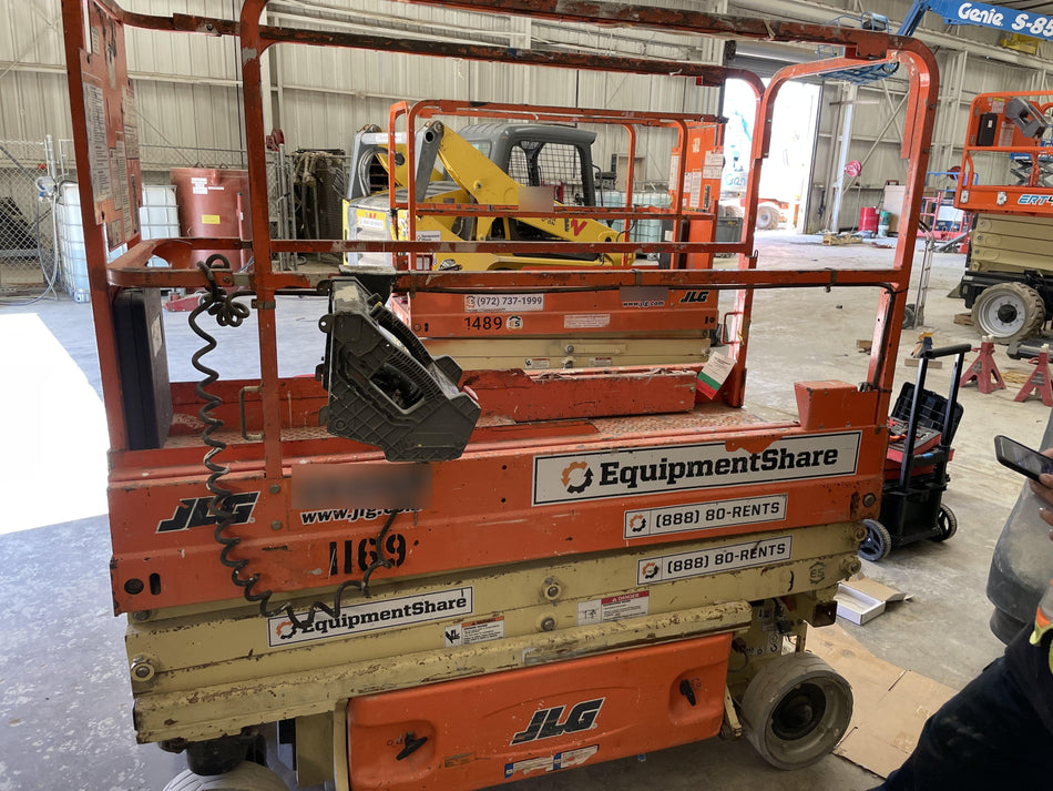 2016 JLG 1930ES