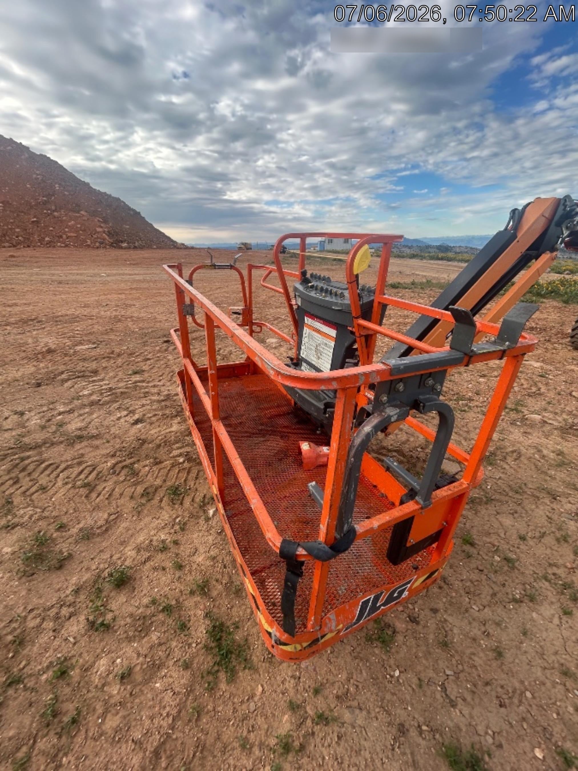 2023 JLG 660SJ