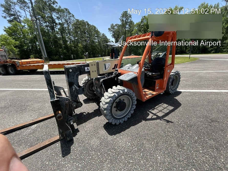2020 JLG G5-18A Canopy, NM Solid Tires, Beacon w/48" Carriage, 48" Pallet Forks
