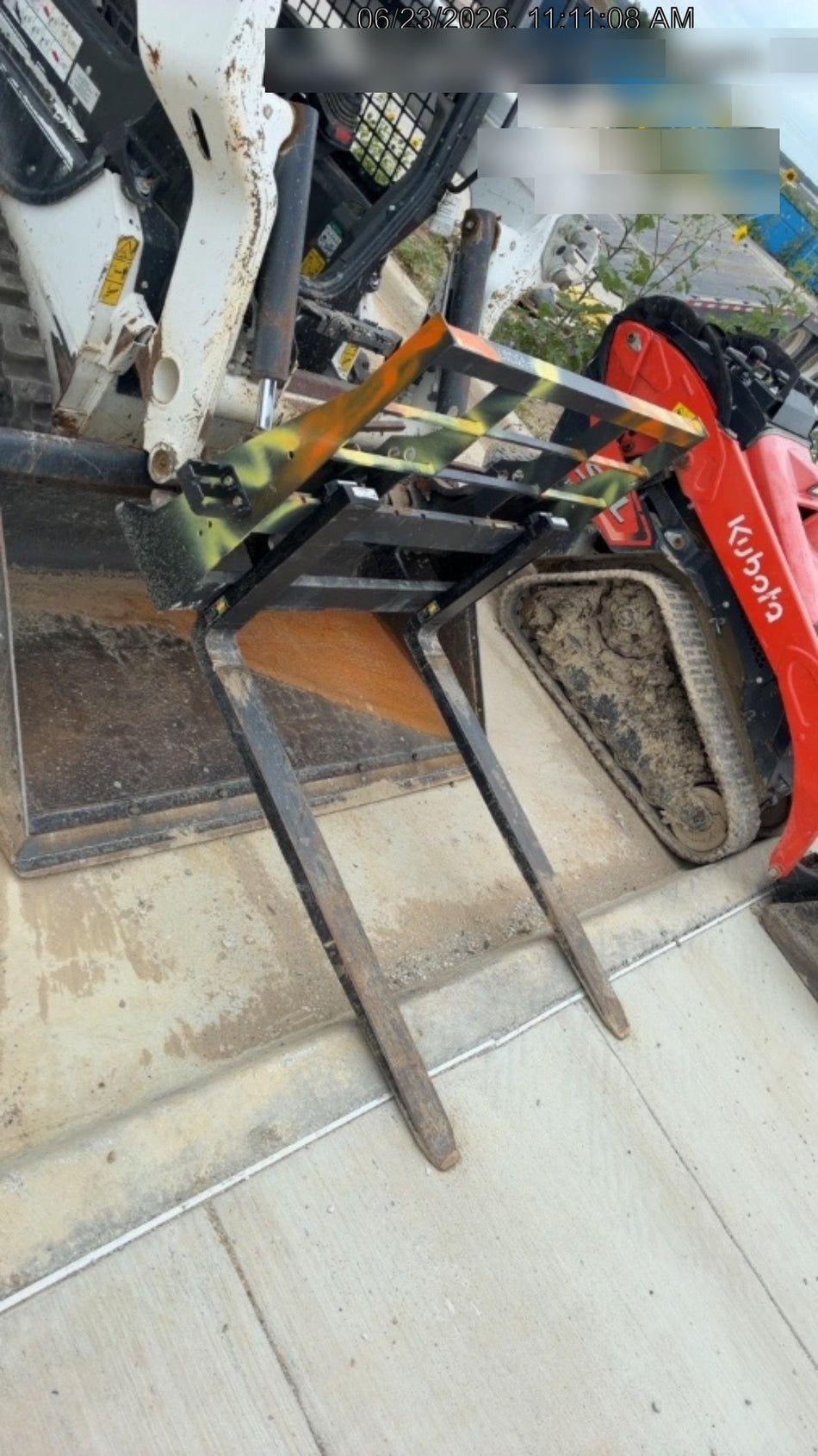 2025 ARROW MATERIAL HANDLING 48" Pallet Forks - Arrow