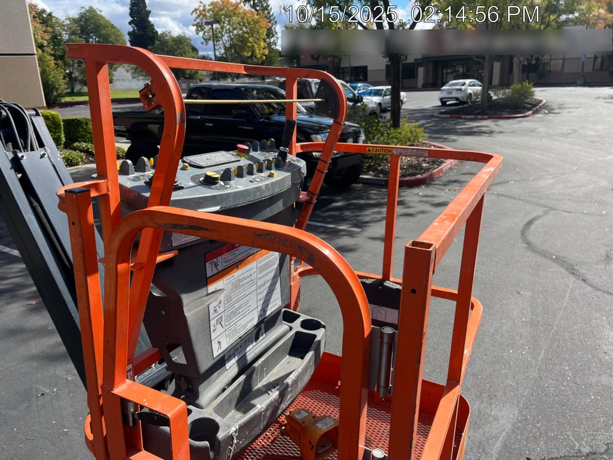 2024 JLG E400AJP Narrow