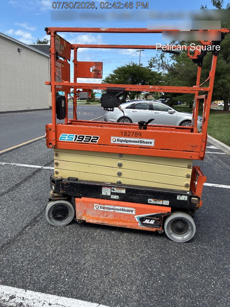 2021 JLG ES1932