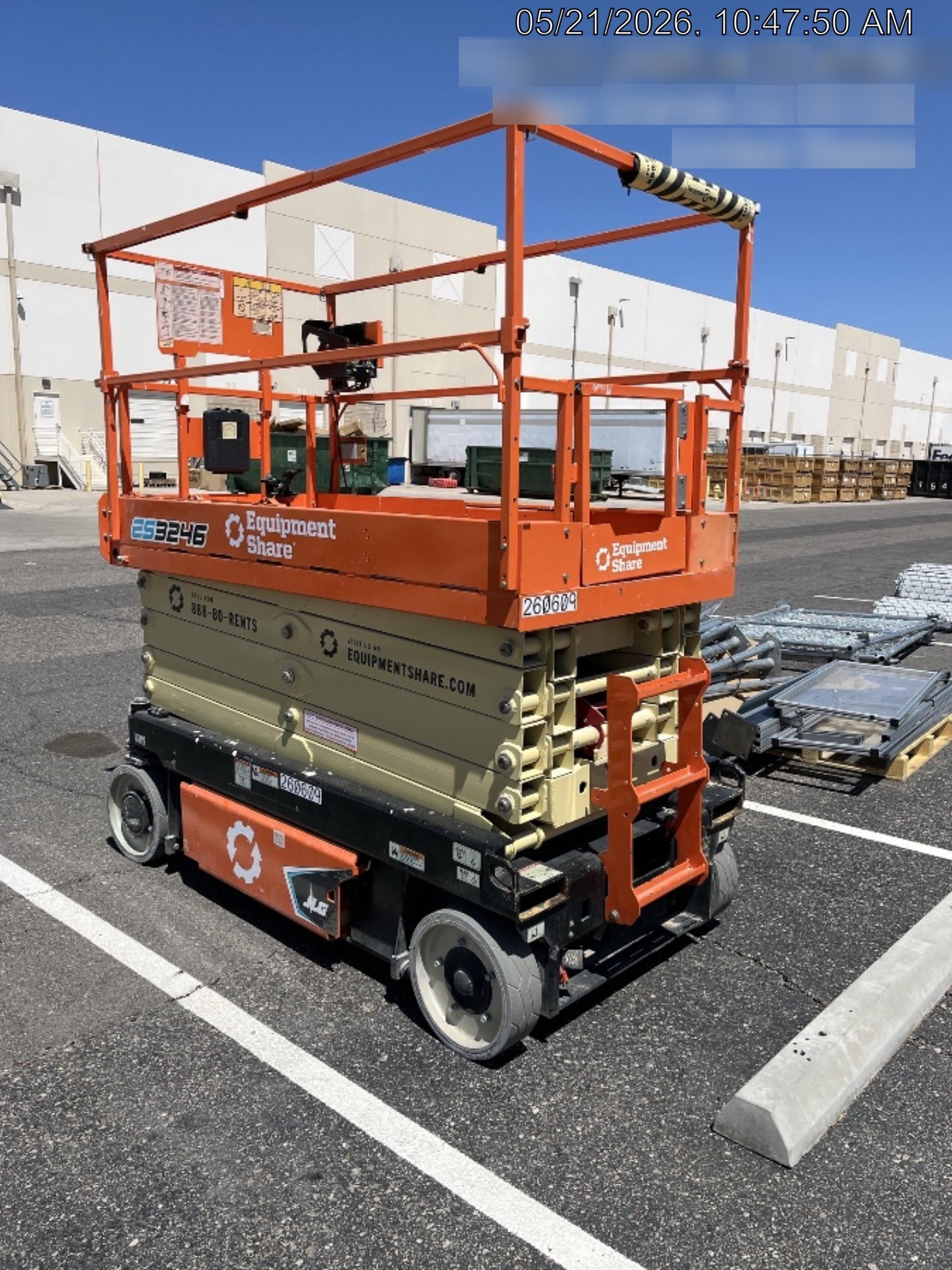 2022 JLG ES3246