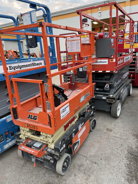 2022 JLG ES1330L