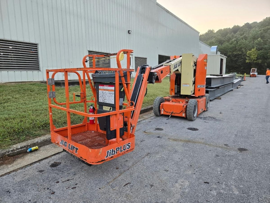 2019 JLG E300AJP