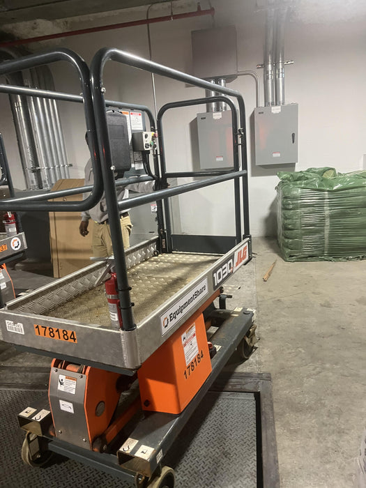 2021 JLG 1030P