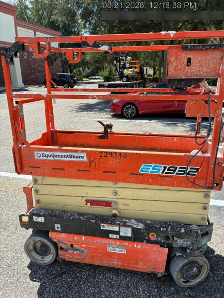 2022 JLG ES1932