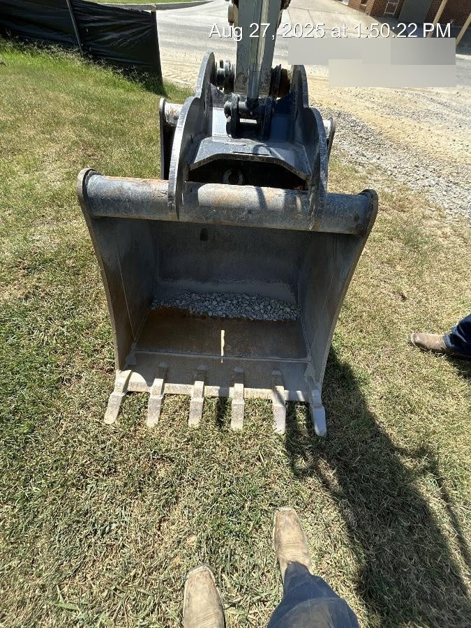 2025 TAKEUCHI 36" Bucket - Takeuchi
