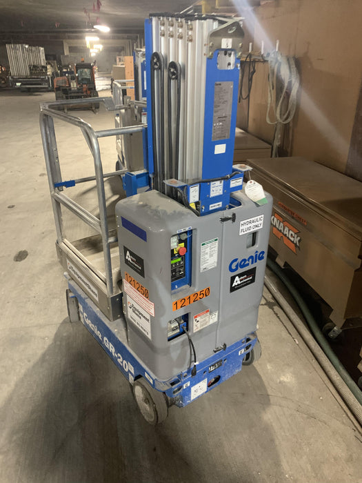 2020 GENIE GR-20