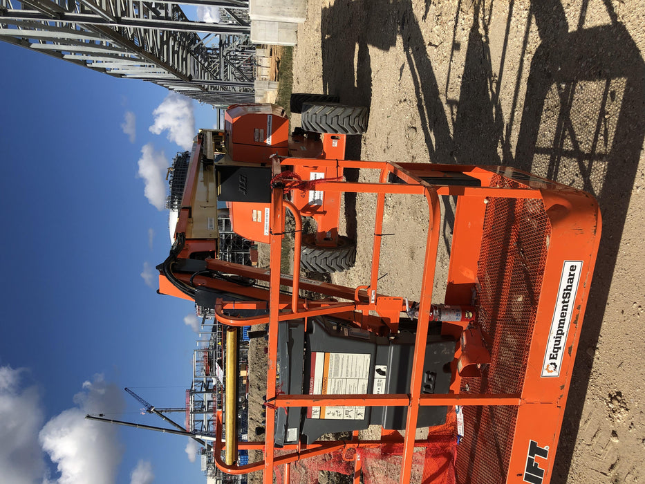 2019 JLG 800AJ