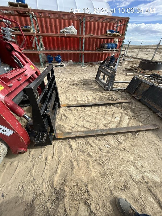 2023 ARROW MATERIAL HANDLING 72" Pallet Forks - Arrow