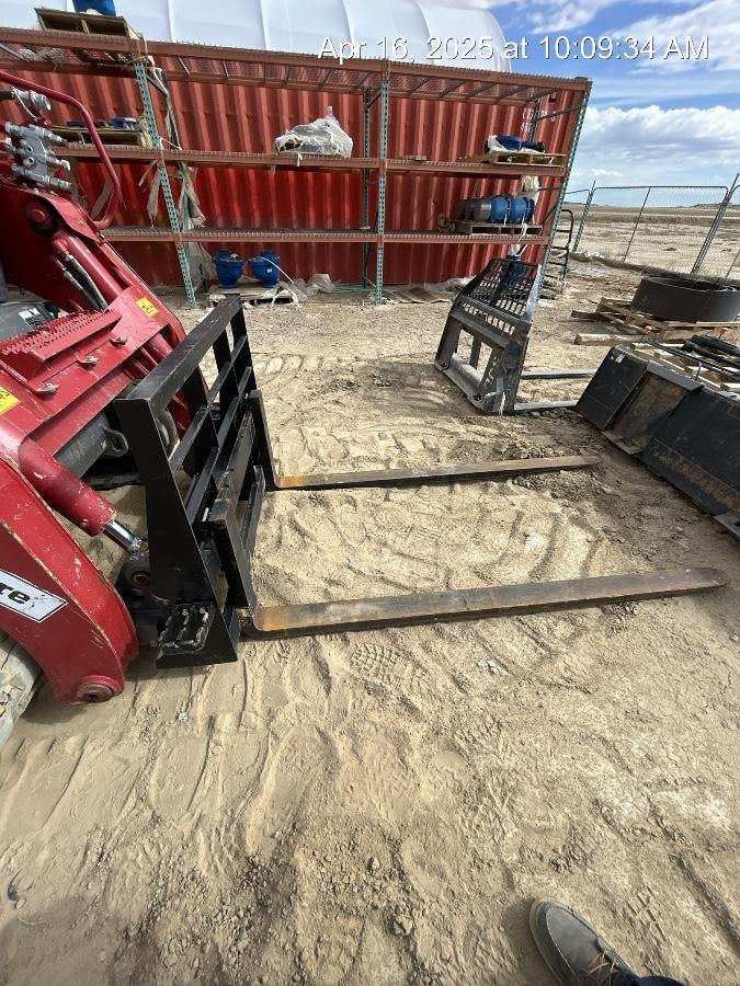 2023 ARROW MATERIAL HANDLING 72" Pallet Forks - Arrow