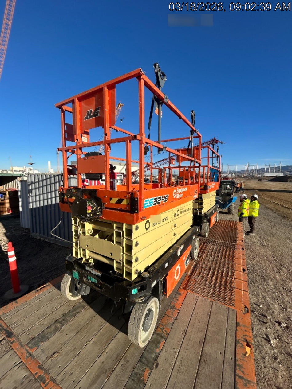 2022 JLG ES3246