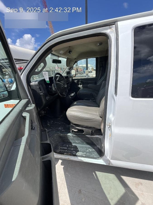 2023 CHEVROLET Express Van - Rental