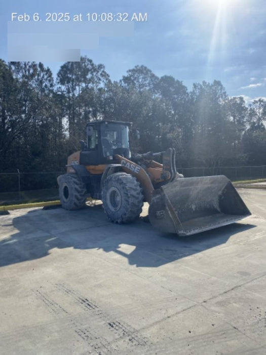 2018 Case 821G CLOSED CAB, 1 FUNCTION, JRB 418 STYLE HYD COUPLER