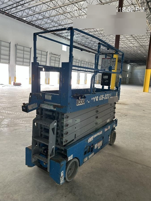 2018 Genie GS-3232 Genie GS3232 Lift w/Folding Rails and Swing Gate